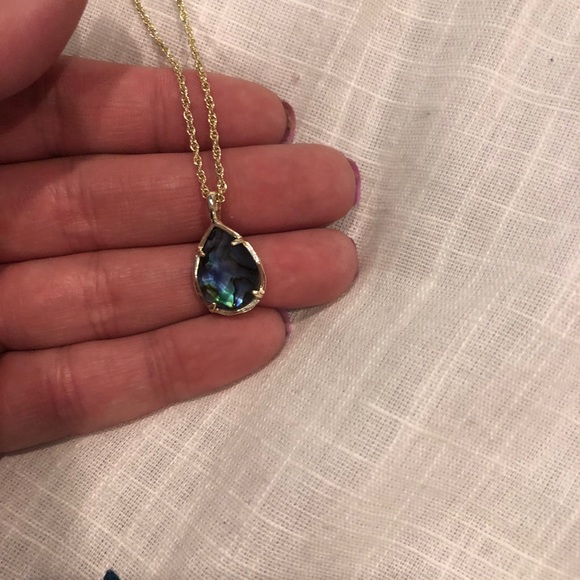 Kendra Scott Jewelry - Beautiful Kendra Scott necklace